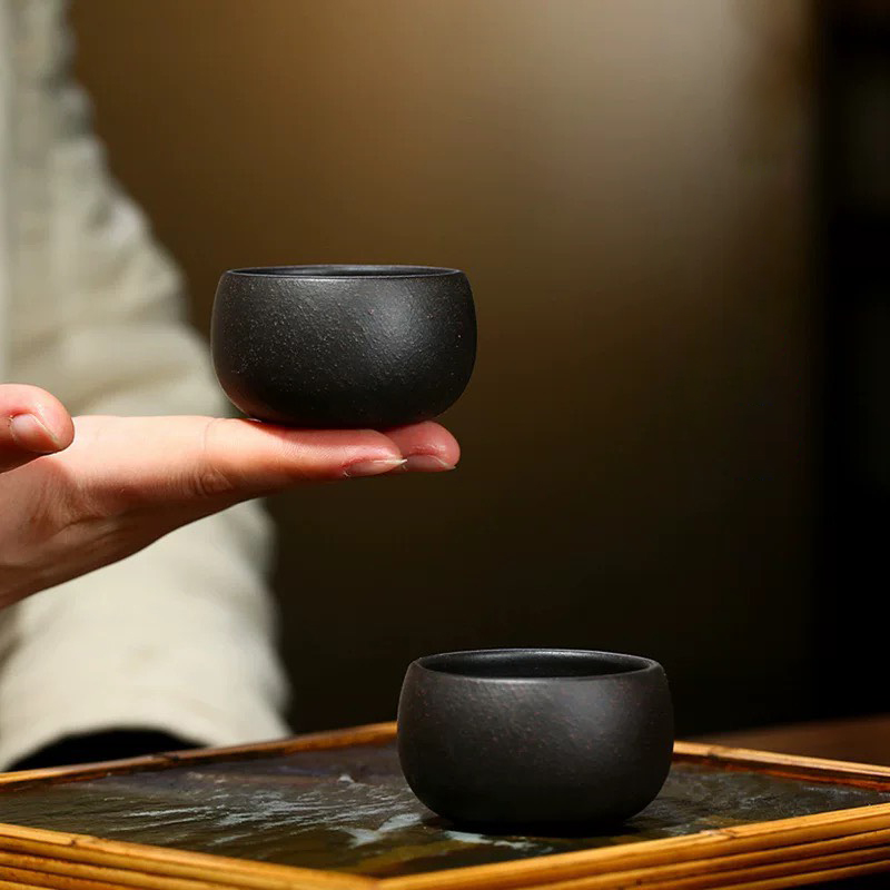 chen-tu-sa-nguyen-khoang-hac-kim-sa-1